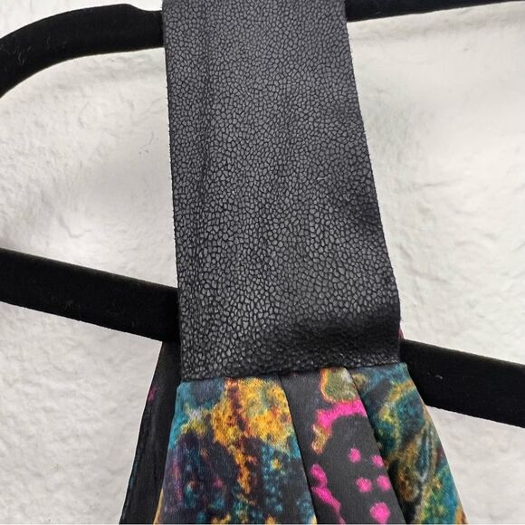 BCBGeneration faux wrap satin dress EUC 🌺small🌺 - Picture 5 of 8